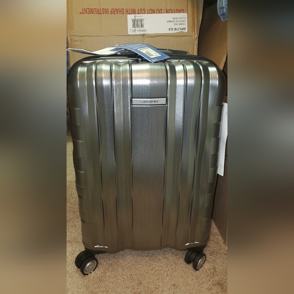 Samsonite Zipplus Spinner 20インチ シルバー Samsonite Zipprix Ft Spinner 55/20 Exp Ft